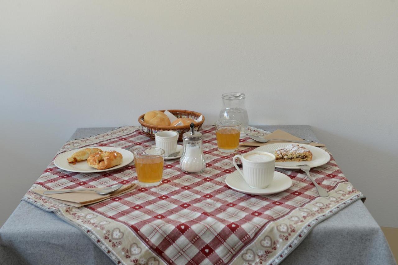 Bed And Breakfast Navis Nave San Rocco Exteriör bild